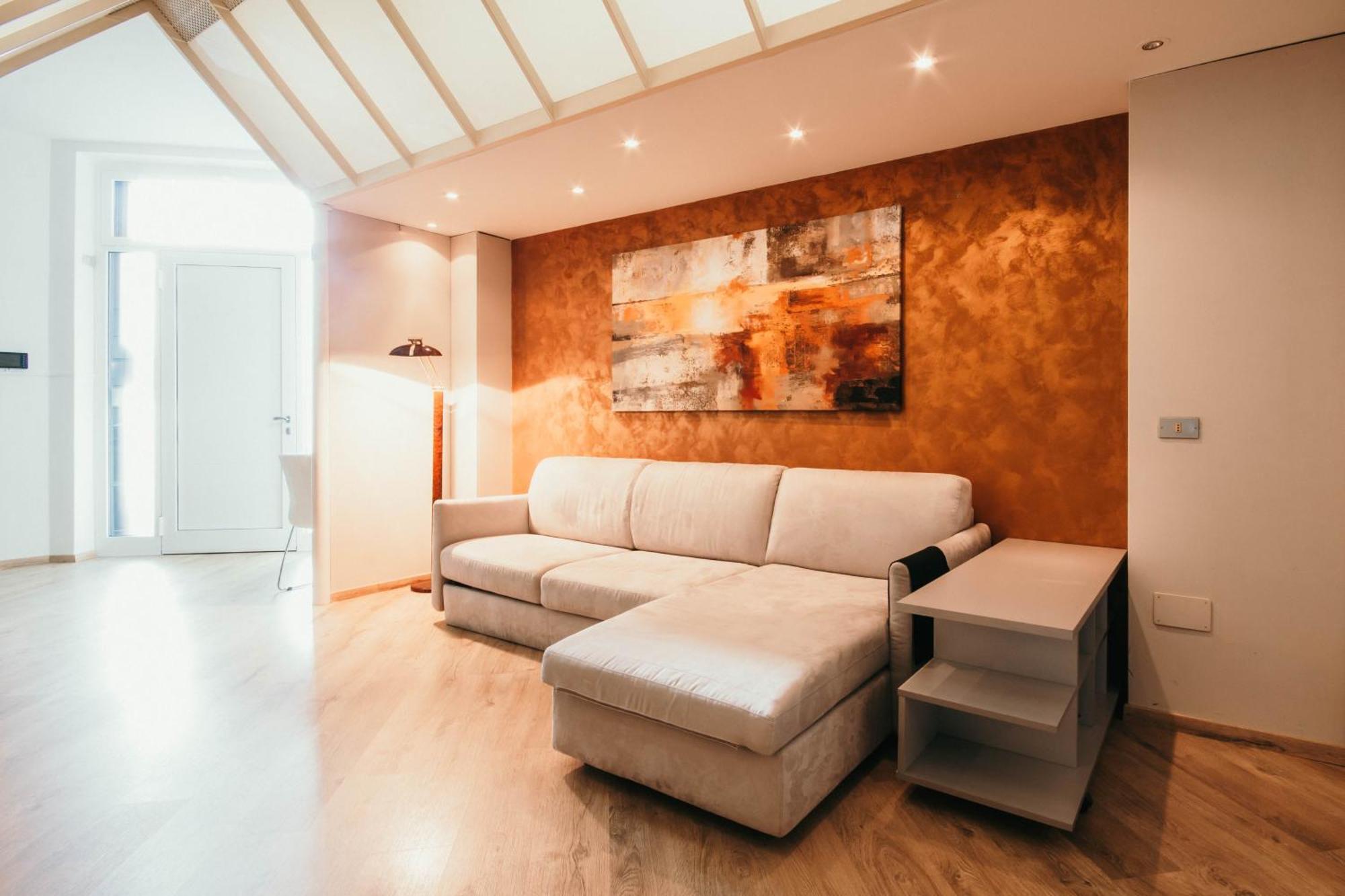 Casa Gioiosa - Lakeside Leisure & Business